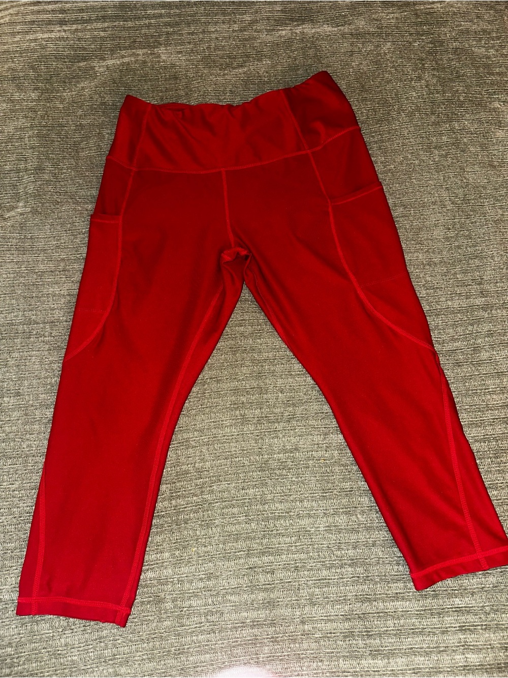 Tesla Bright Red Capri Leggings with Side Pockets